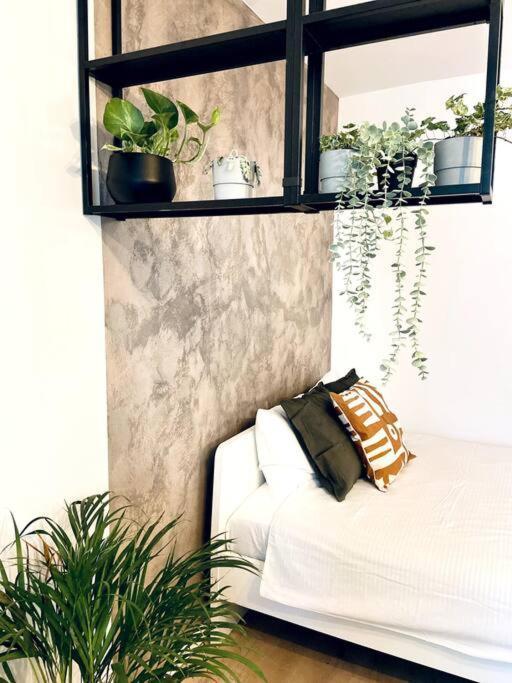 Heart Of The City - Modern Studio With Balcony Bucareste Exterior foto
